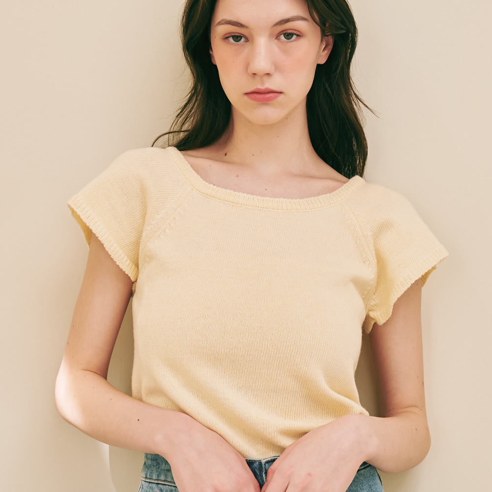 SQUARE ROUND NECK SHORT KNIT SOFT YELLOW